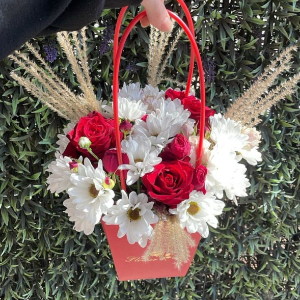 Композиция в коробке «Волшебный сад»  в Бахчисарае