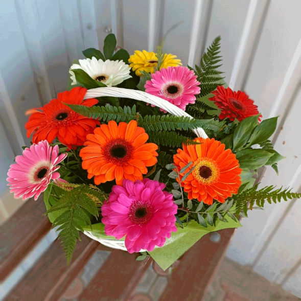 Корзина с герберами в Бахчисарае