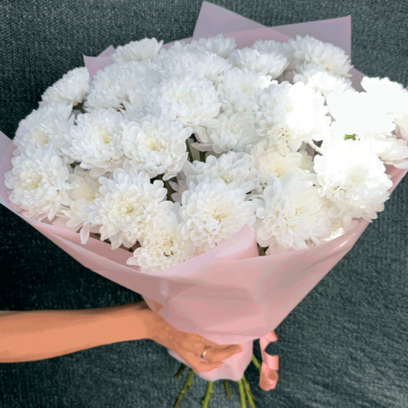 Букет 11 белых кустовых хризантем в Бахчисарае