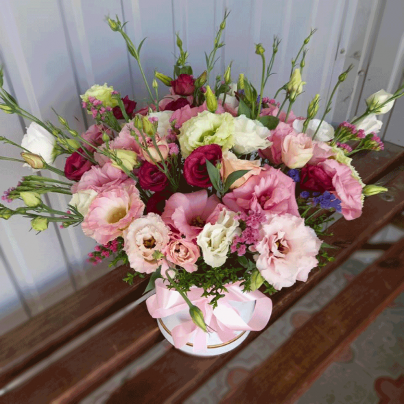 Эустом в шляпной коробке в Бахчисарае