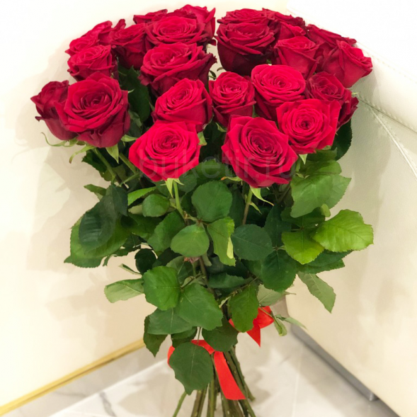 21 красная роза, лента в Бахчисарае