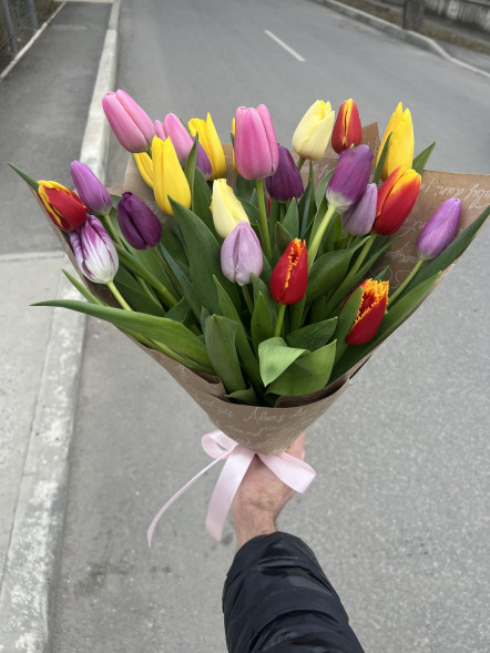 25 тюльпанов микс в упаковке в Бахчисарае