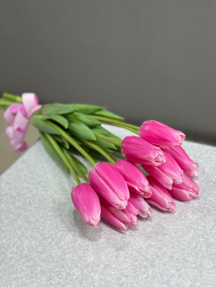 11 розовых тюльпанов в Бахчисарае