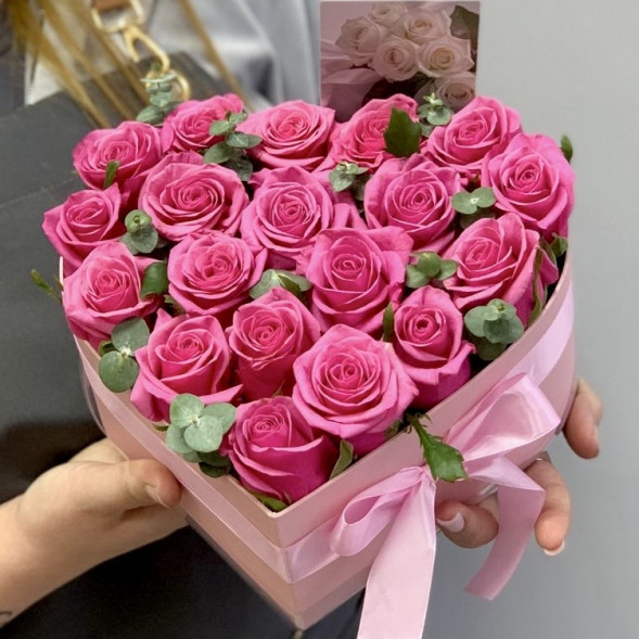 Розы в коробке «Сердце» в Бахчисарае