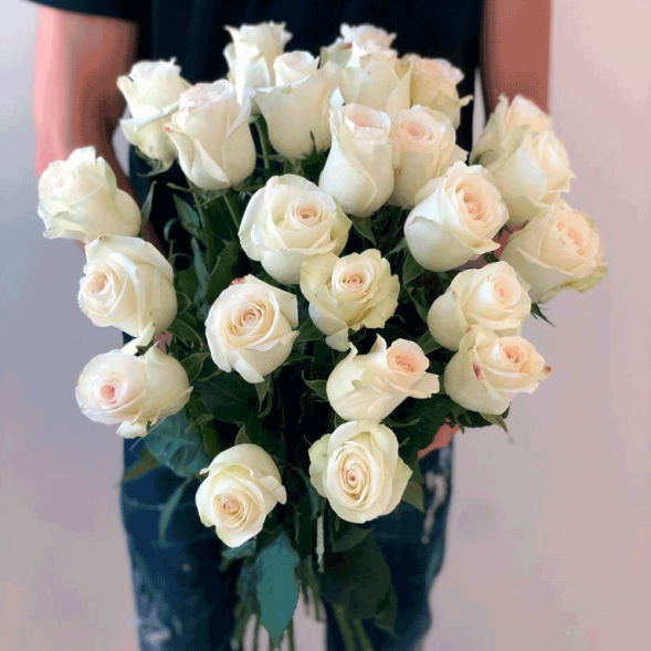 21 белая роза, лента в Бахчисарае